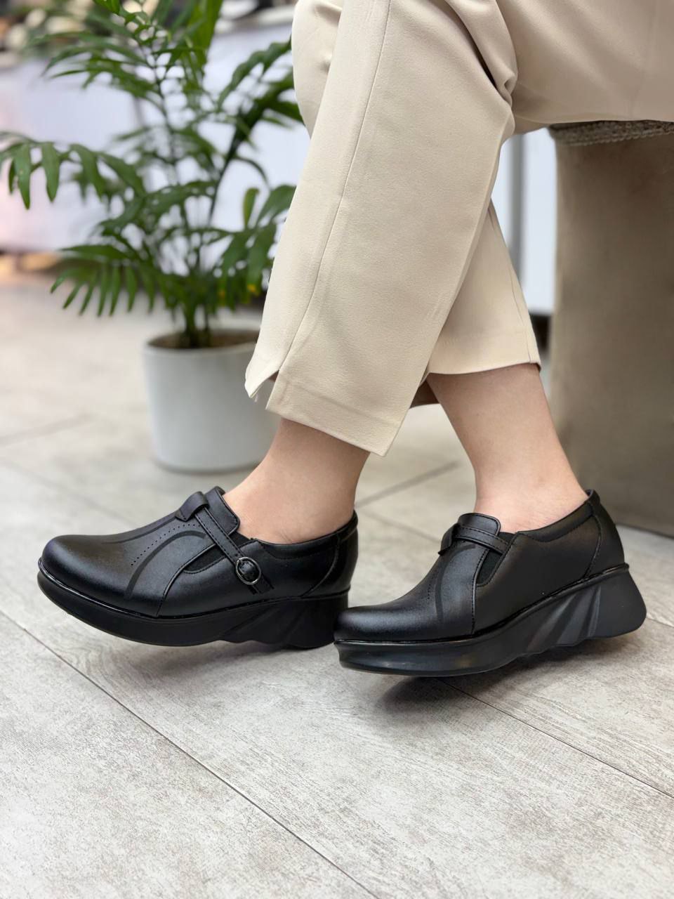 کفش طبی مدل پینار با زیره اناتومیک صدف5 محصول جدید شرکت بیتا پاسارگاد مخصوص استفادنه روز مره و طولانی مدت