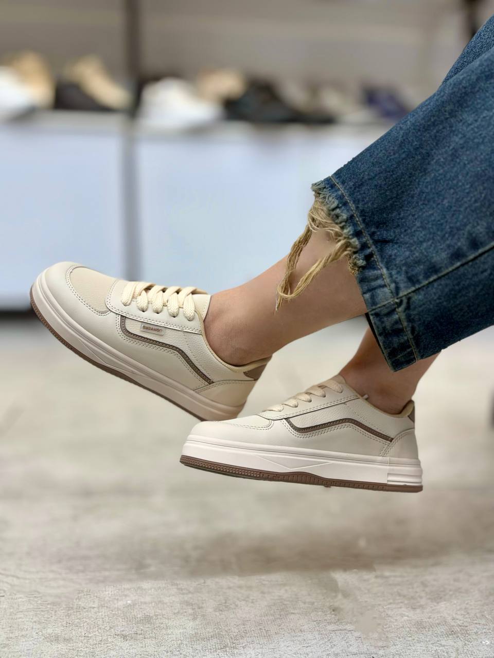 ونس جدید نواری با زیره لاستیکی و راحت و رویه با کیفیت در سه رنگ