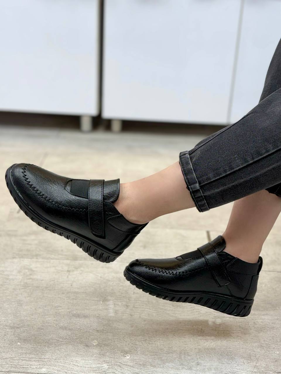 نیم بوت جدید و طبی اذر مخصوص خارپاشنه زانو درد و کمر درد محصول شرکت پیک بهار