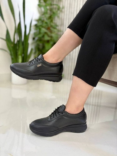 کتونی طبی و کلاسیک رامینا محصول جدید لیانا مناسب برای هر سبک و سلیقه ایی کاملا طبی و اناتومیک مناسب زانو درد و کمر درد