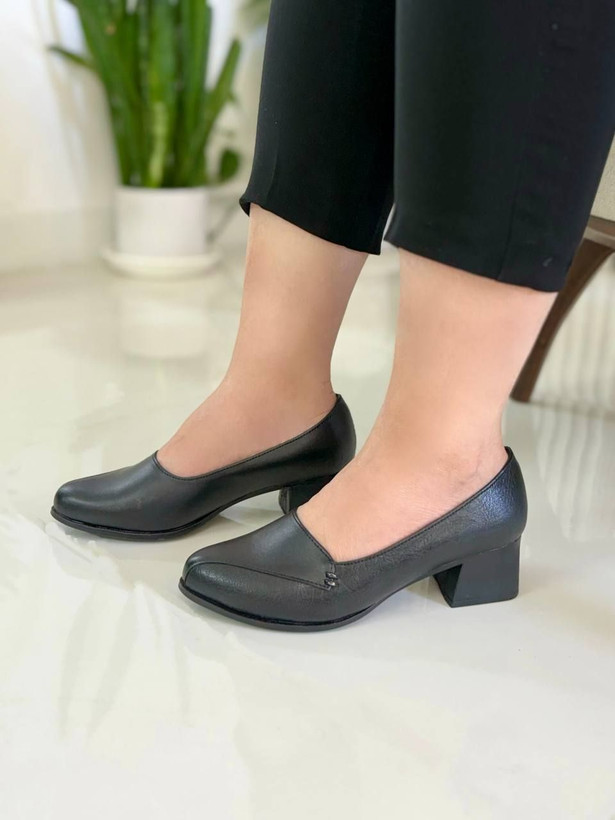 کفش جدید و پاشنه دار طبی مدل ابرو محصول با کیفیت شرکت بیتا پاسارگاد مناسب استفاده مداوم با پاسنه ۵ سانت